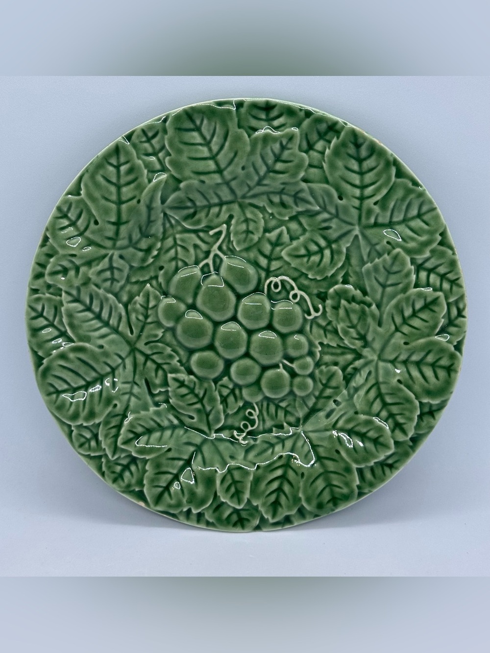 Vtg Bordallo Pinheiro Portugal Green Grapes Leaves Majolica Dessert Plate *READ*